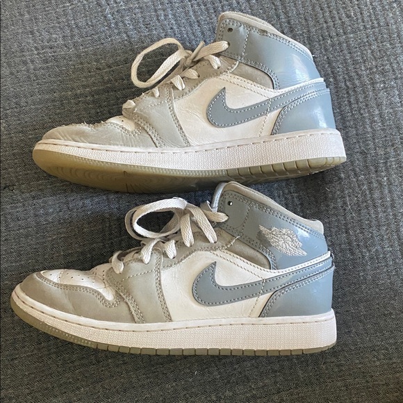 Boys Air Jordan 1 Mid Size 4 - Picture 4 of 6